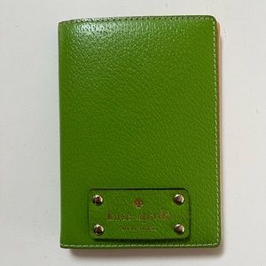 Kate Spade Passport holder like new